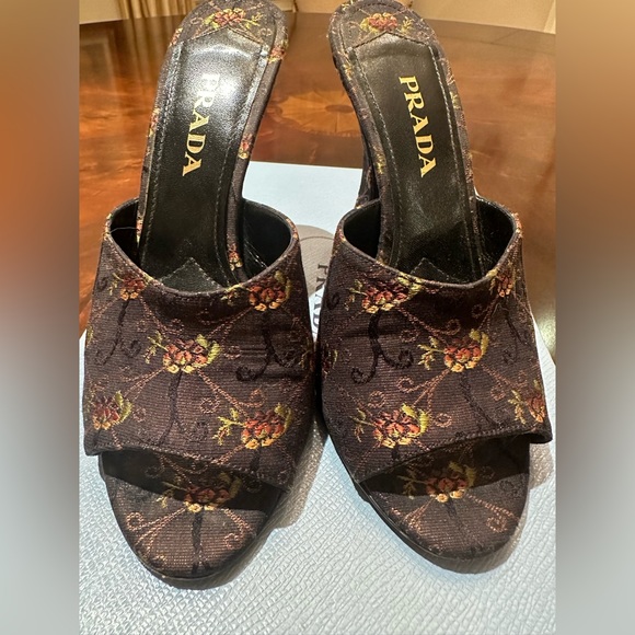 Prada floral silk black brocade mule sandals-size 7.5 - Picture 1 of 5
